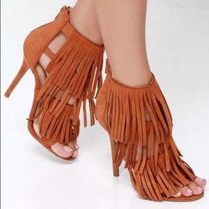 🆕 tan fringe heels